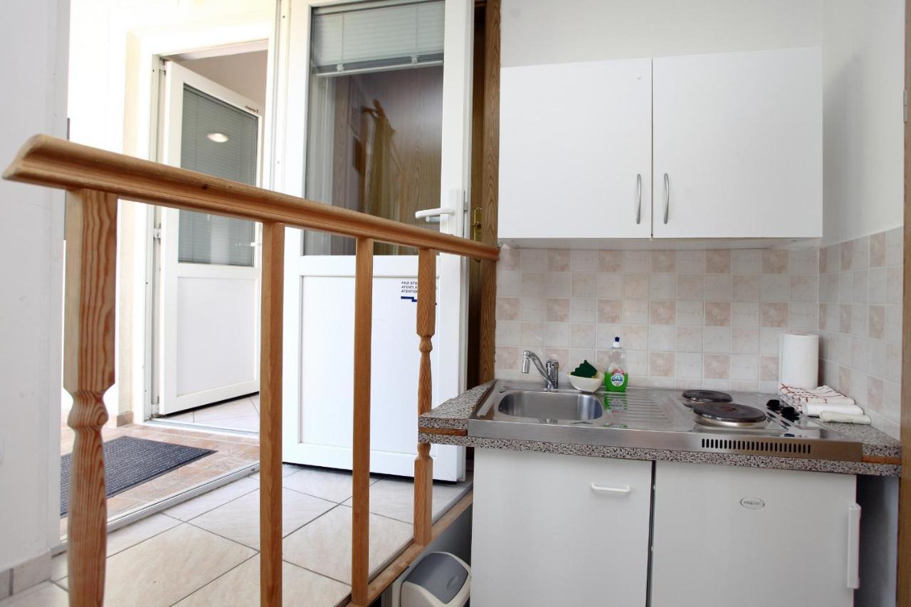 Bozena Studio Kneb Portorose Esterno foto